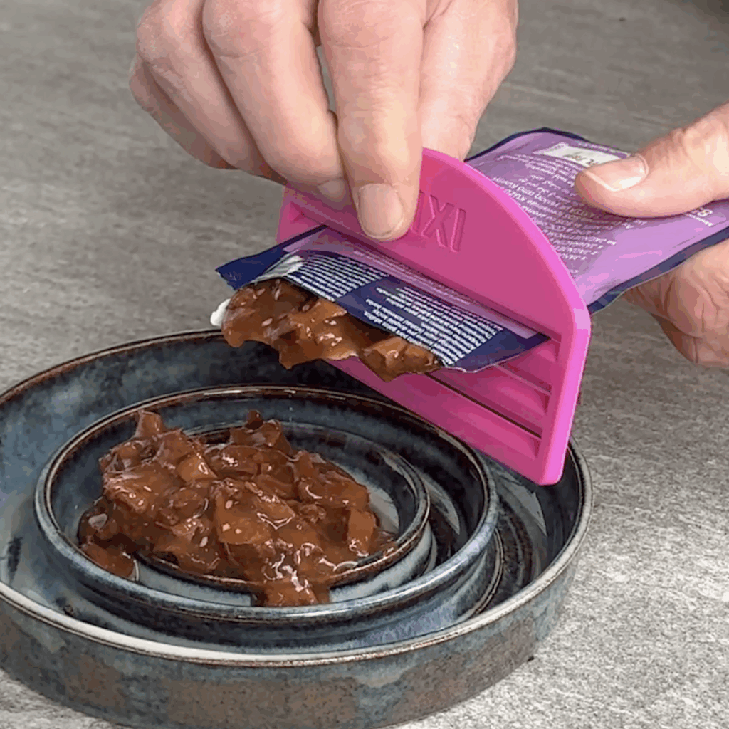 Katzenfutter-Beutel-Ausstreicher